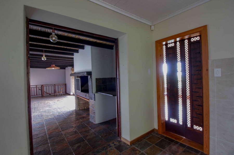 5 Bedroom Property for Sale in Paradise Beach Eastern Cape